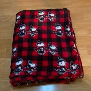 Peanuts Winter Throw Blanket
